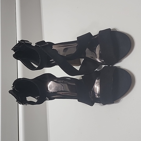 Carlos Santana strappy suede chunky heel. Size 8. Worn once. - Picture 3 of 3